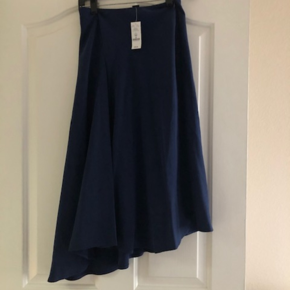 NEW White House Black Market Navy Skirt - 00